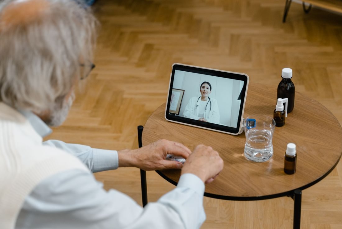 Consulta por telemedicina, por vídeo
