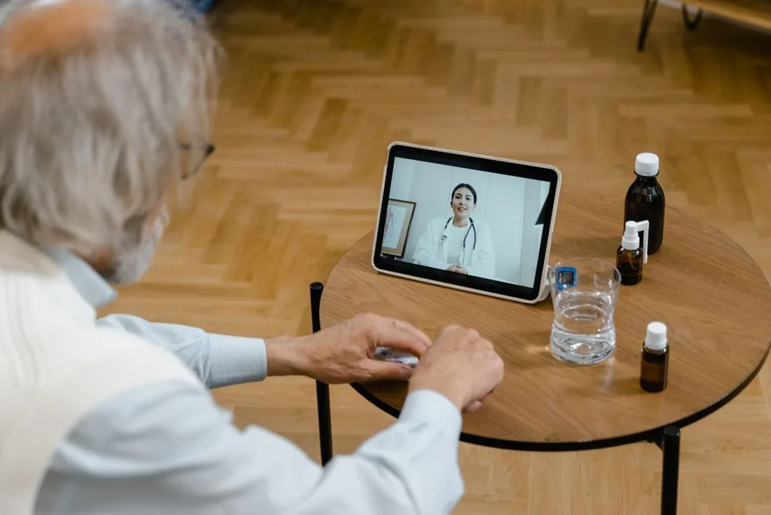Consulta por telemedicina, por vídeo